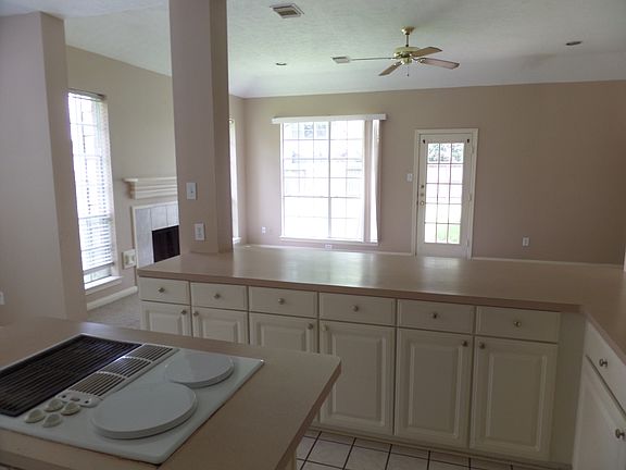 2nd image of 1815 Vail Ct
