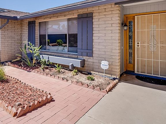 3rd image of 501 E Bell De Mar Dr