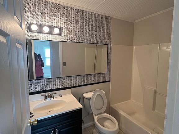 5th image of 2933 Hummingbird Ln