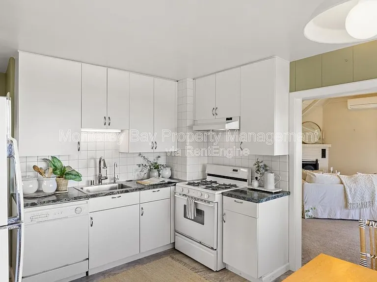 705 Grace St — Photo 8