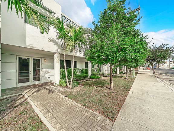 2nd image of 1202 Lucerne Avenue #C