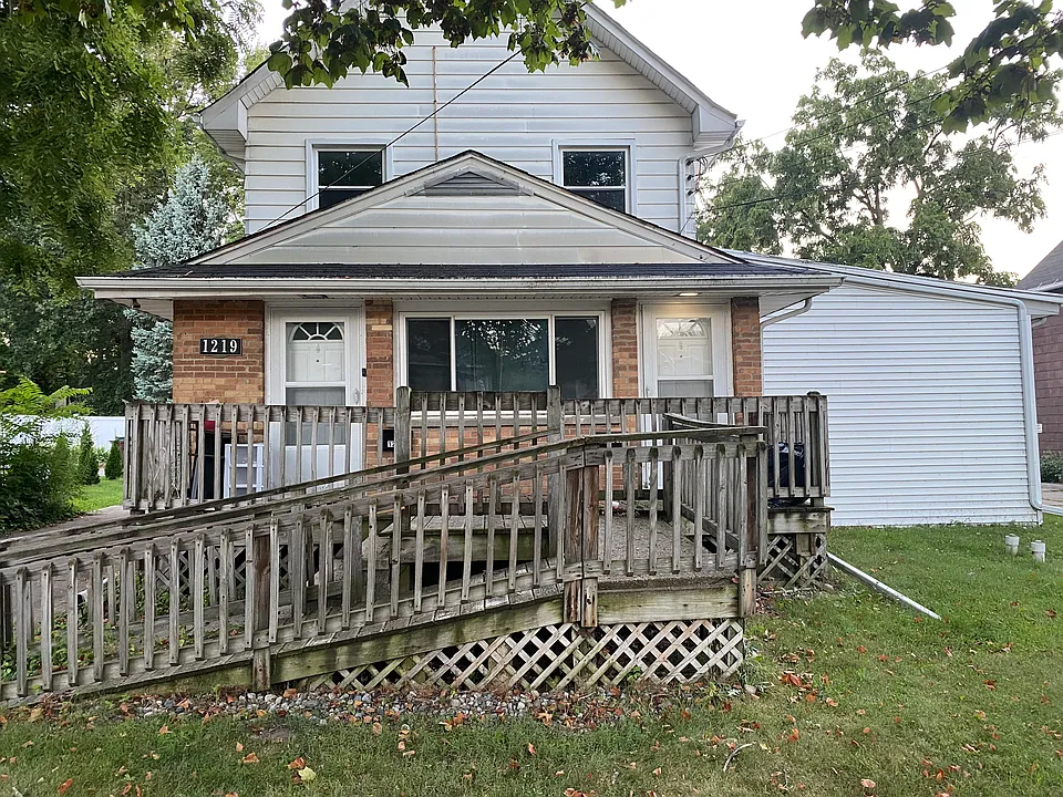 1219 N Walnut St #2