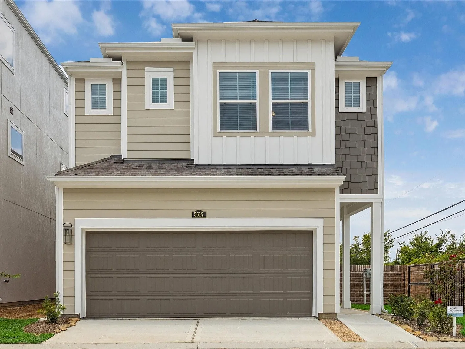 3 bed, 2.5 bath, 1842 sqft, $2,399 — Photo 2