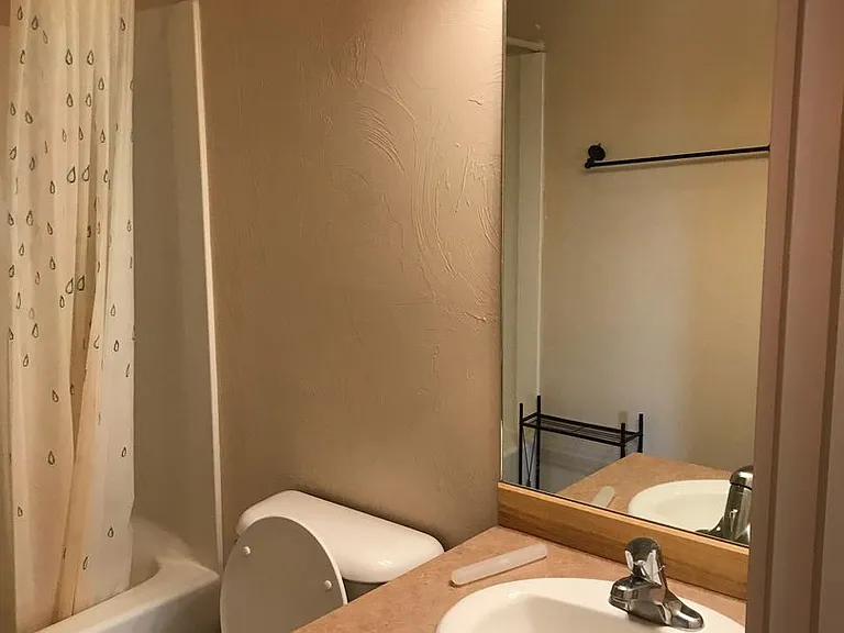 3328 W Babcock St #C — Photo 2