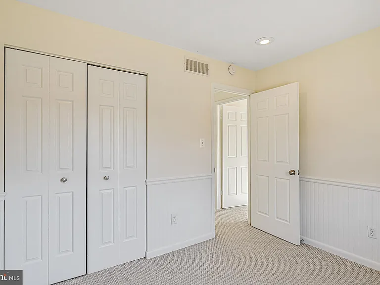 510 Retford Dr — Photo 21