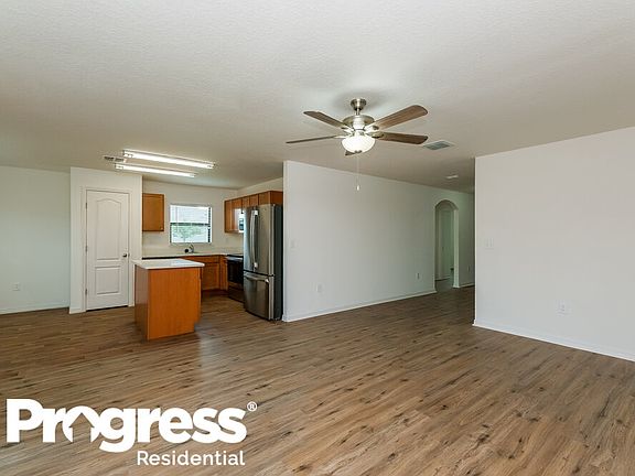 3rd image of 936 Wynnmere Walk Ave
