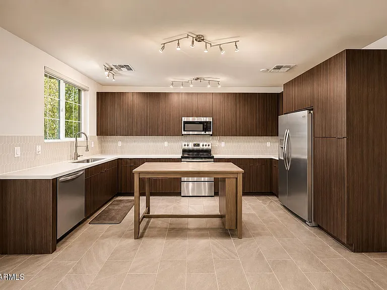 2825 N 42nd St #5 — Photo 5