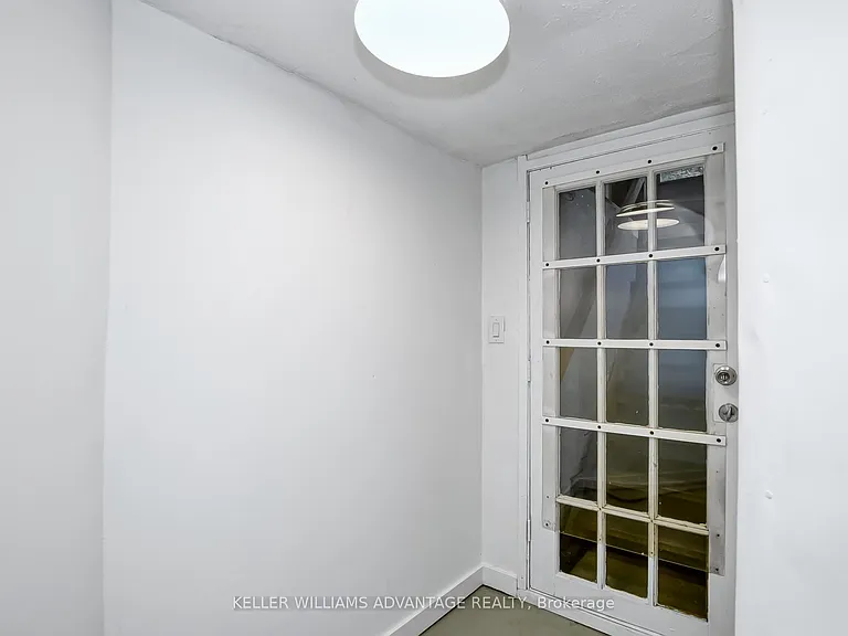 254A Carlton St — Photo 23