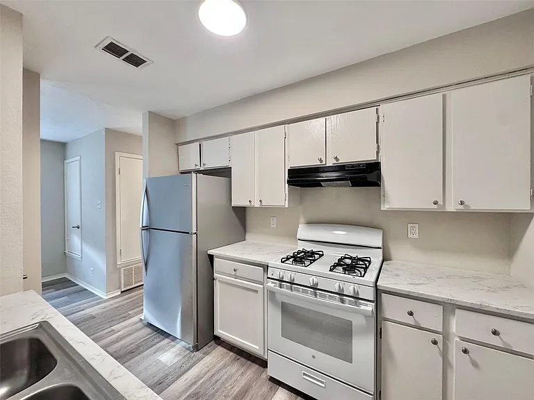 2110 Blue Meadow Dr #A — Photo 12