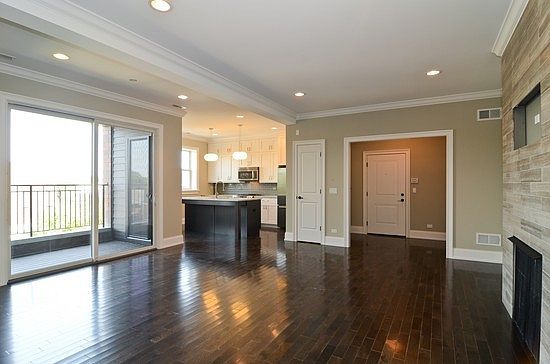 3rd image of 1607 W Waveland Ave APT 3E