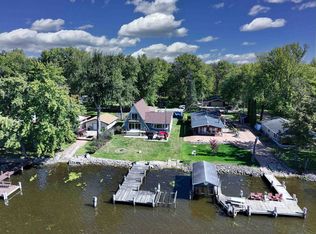 8909 Riverview Ln, Fremont, WI 54940