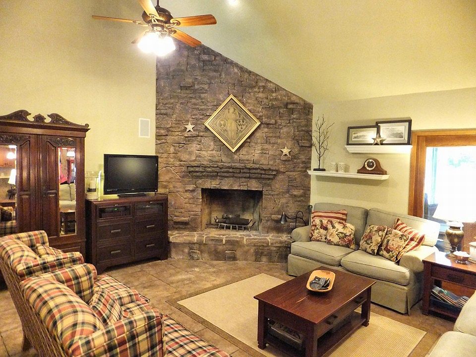 2nd image of 431 Woodway Forest Dr
