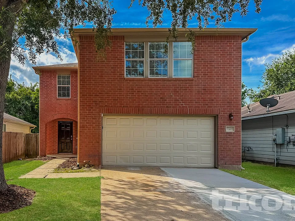 12402 Grossmount Dr
