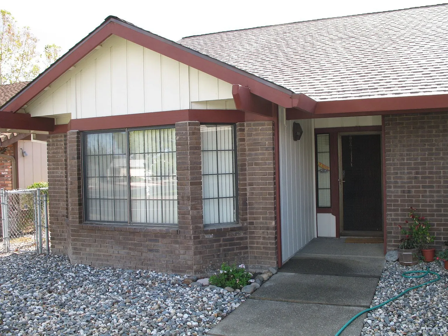 532 Yellowstone Dr photo 1