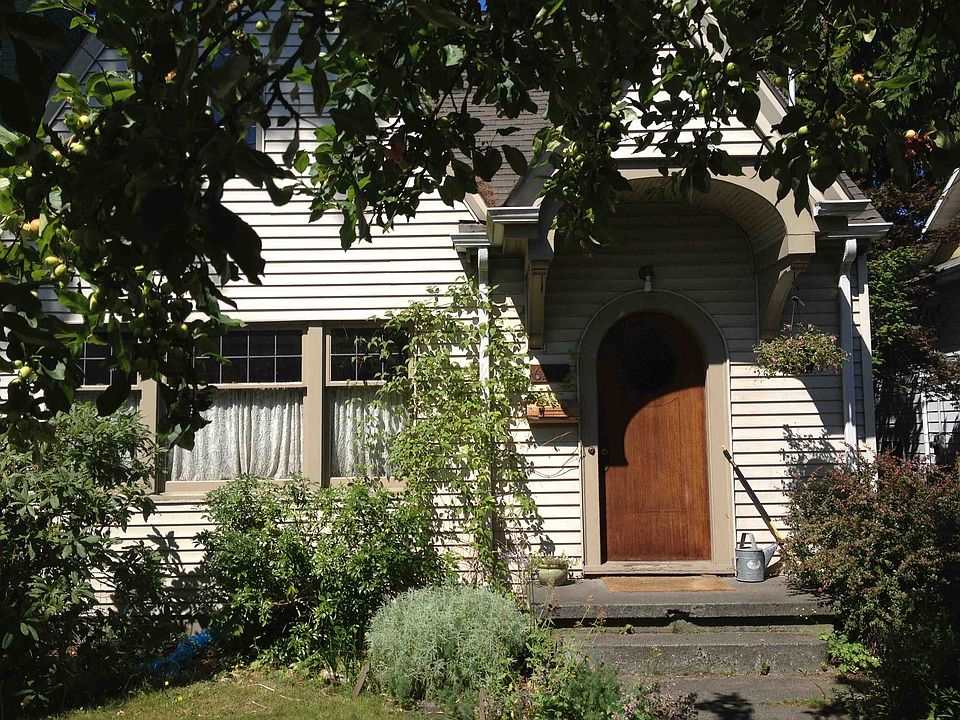 2nd image of 6223 28th Ave NE