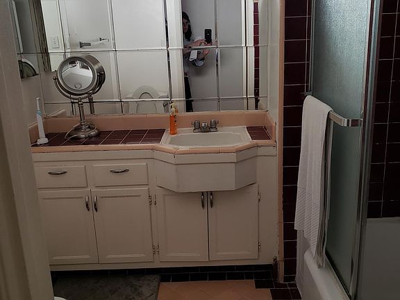 4th image of 329 S Cochran Ave APT 3