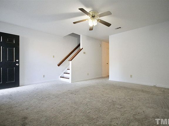 3rd image of 803 Gatehouse Ln