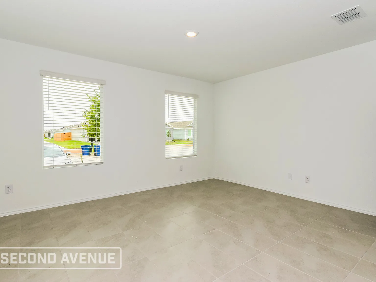 4 bed, 2.0 bath, 1300 sqft, $1,799 — Photo 3