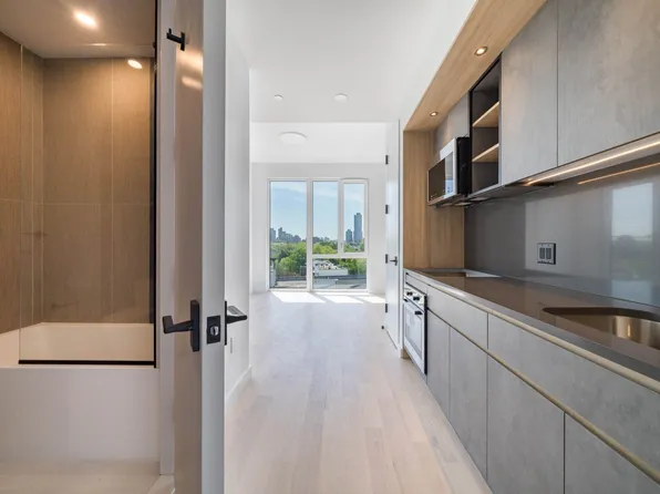 151 Carlton Avenue 8G image 3 of 10