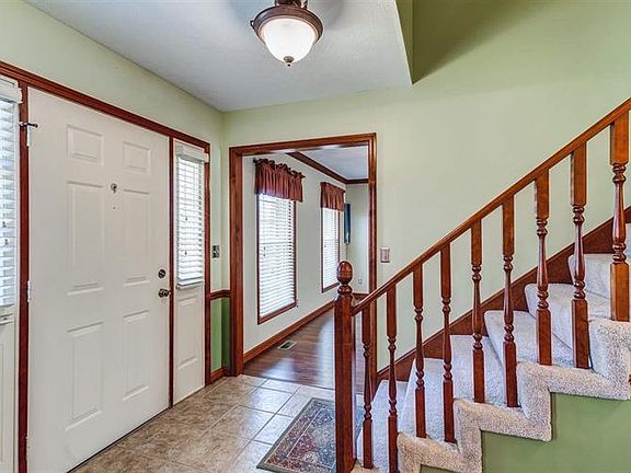 3rd image of 4018 N Iroquois Dr