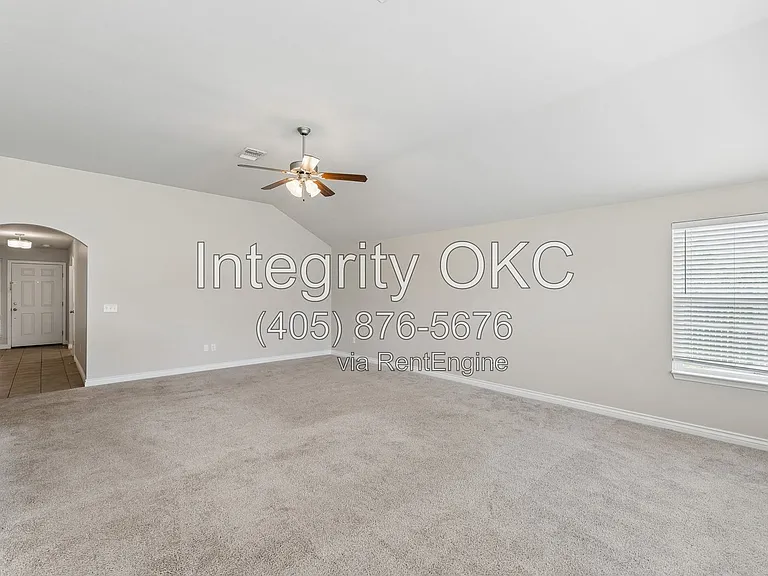 2800 NW 184th St — Photo 24