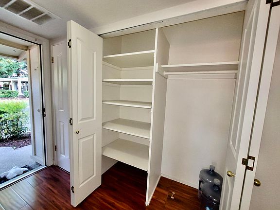 Coat and shoe closet on the side of main entrance