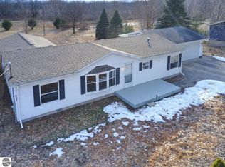 6897 River St, Benzonia, MI 49616