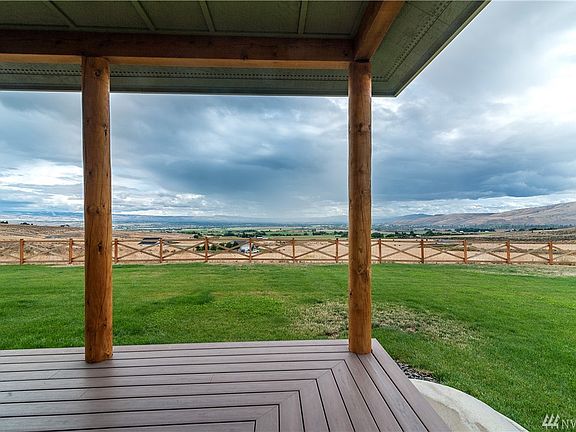Wrap around porch with Treks decking and the amazing views..
