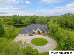 1881 12th St NE, Mason City, IA 50401