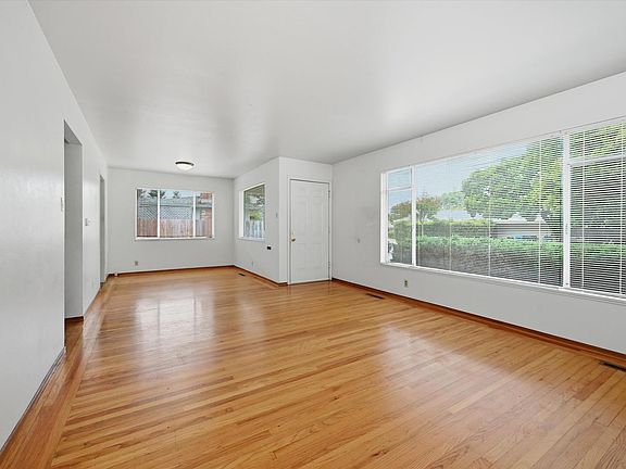 5th image of 320 Shortt Road