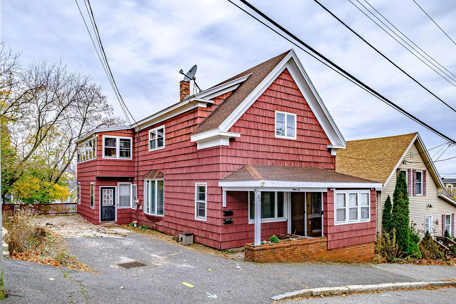 82 Foss St — Photo 4