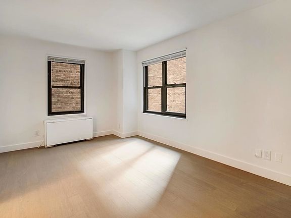 4th image of 120 E 34th St APT 10L