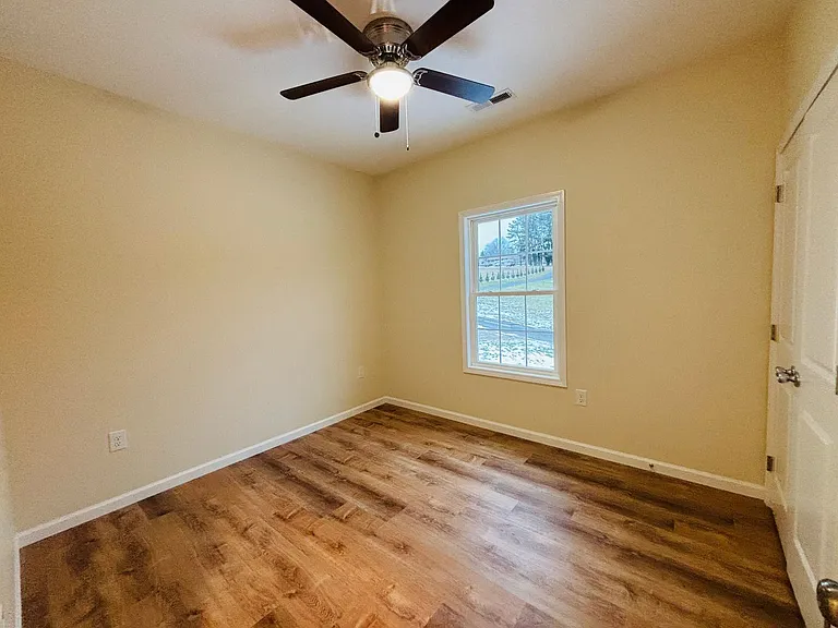 290 Perry St — Photo 11