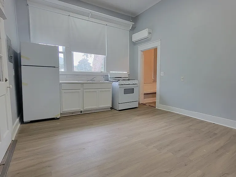 613 W Pine St #2 — Photo 5