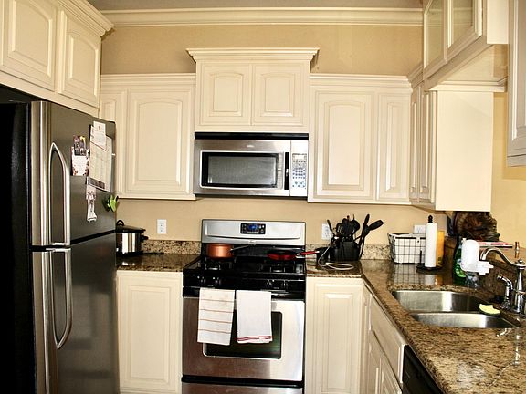 3rd image of 564 N Tennyson Ln