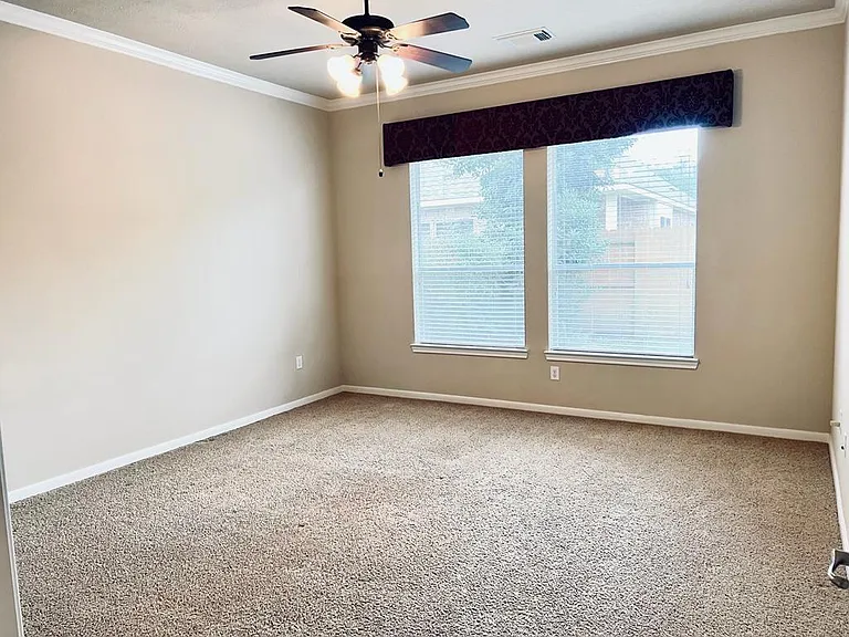 5235 Valley Bluff Ln — Photo 5