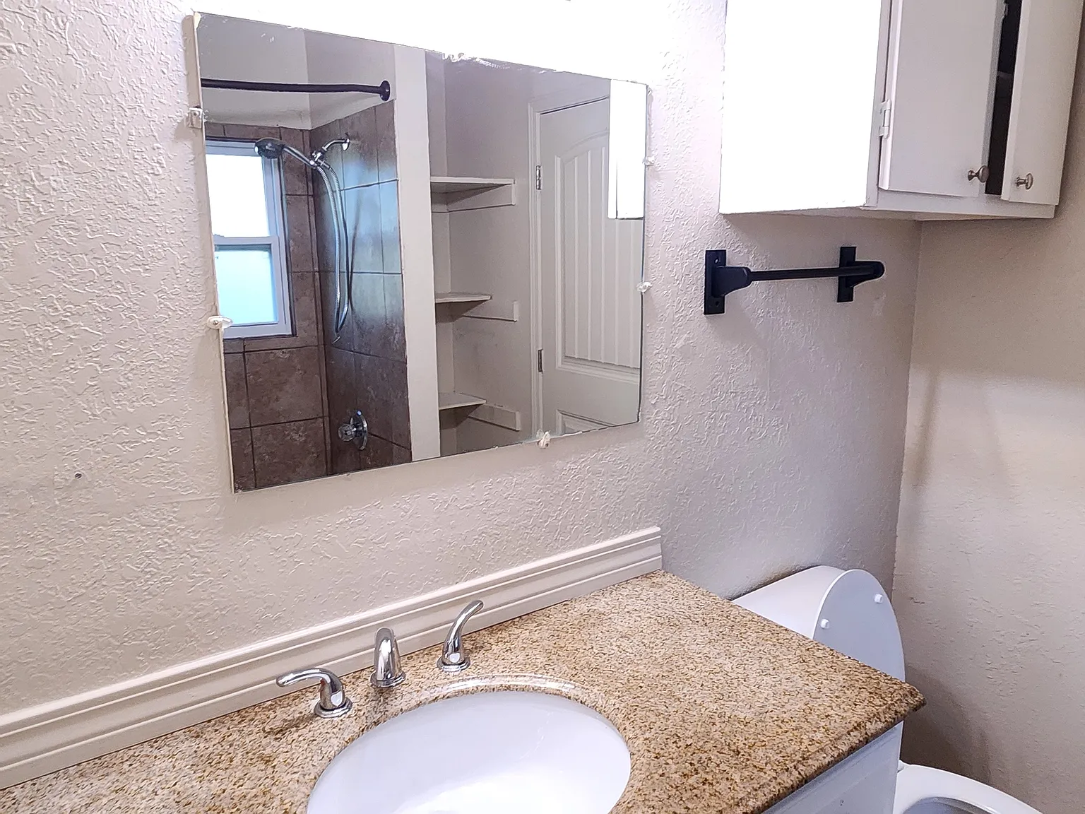 2 bed, 1000 sqft, $1,250 — Photo 3