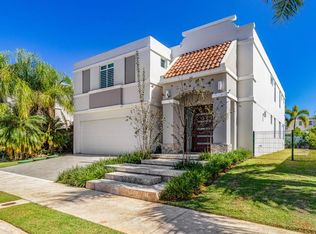 F 11 Paseo, Dorado, PR 00646