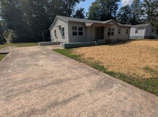 1829 1st St NE, Hickory, NC 28601