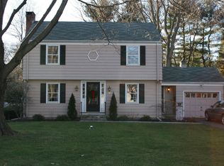 39 Spring Ln, West Hartford, CT 06107