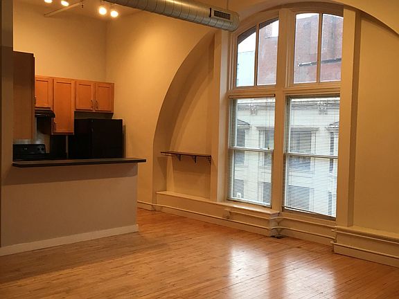 2nd image of 921 Olive St