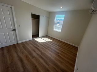 7521 N Clybourn Ave, Sun Valley, CA 91352