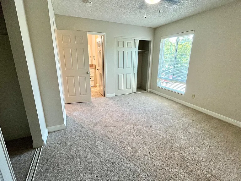Courtyard Apartments — Photo 7