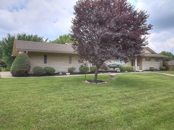4th image of 208 Pin Oak Dr
