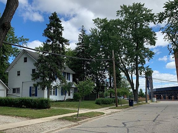 4th image of 308 Potter Ave