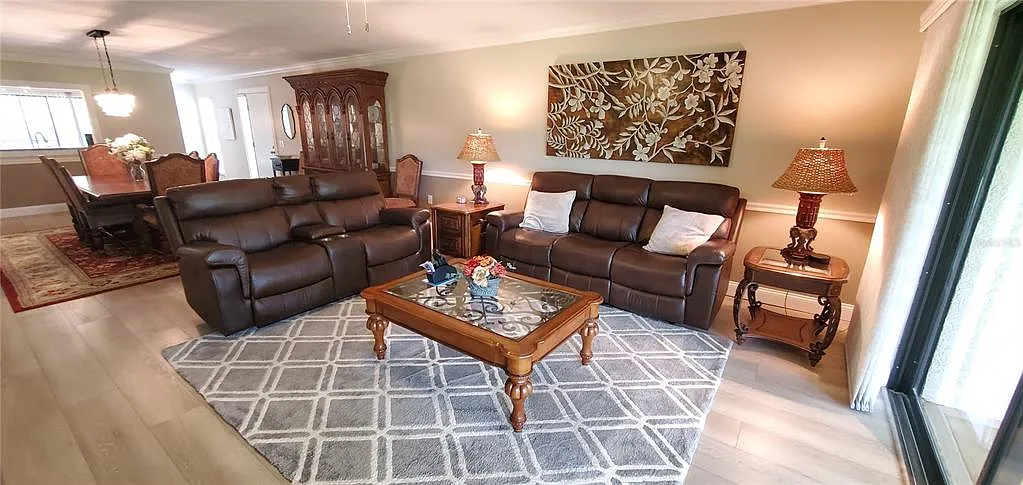 2 bed, 2.0 bath, 1400 sqft, $4,000 — Photo 4
