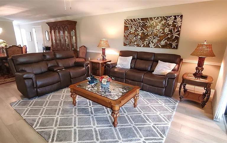 6110 Country Club Way #201 — Photo 4