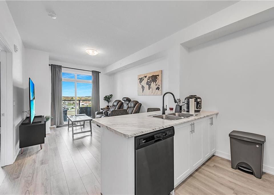 1st image of 5055 Greenlane #515