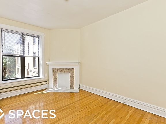 5th image of 434 W Belden Ave #5A