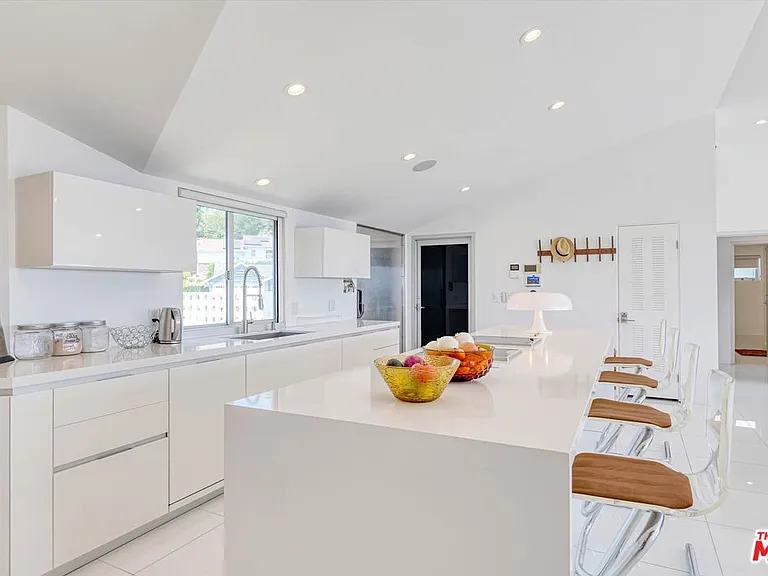 11001 Wrightwood Pl — Photo 13
